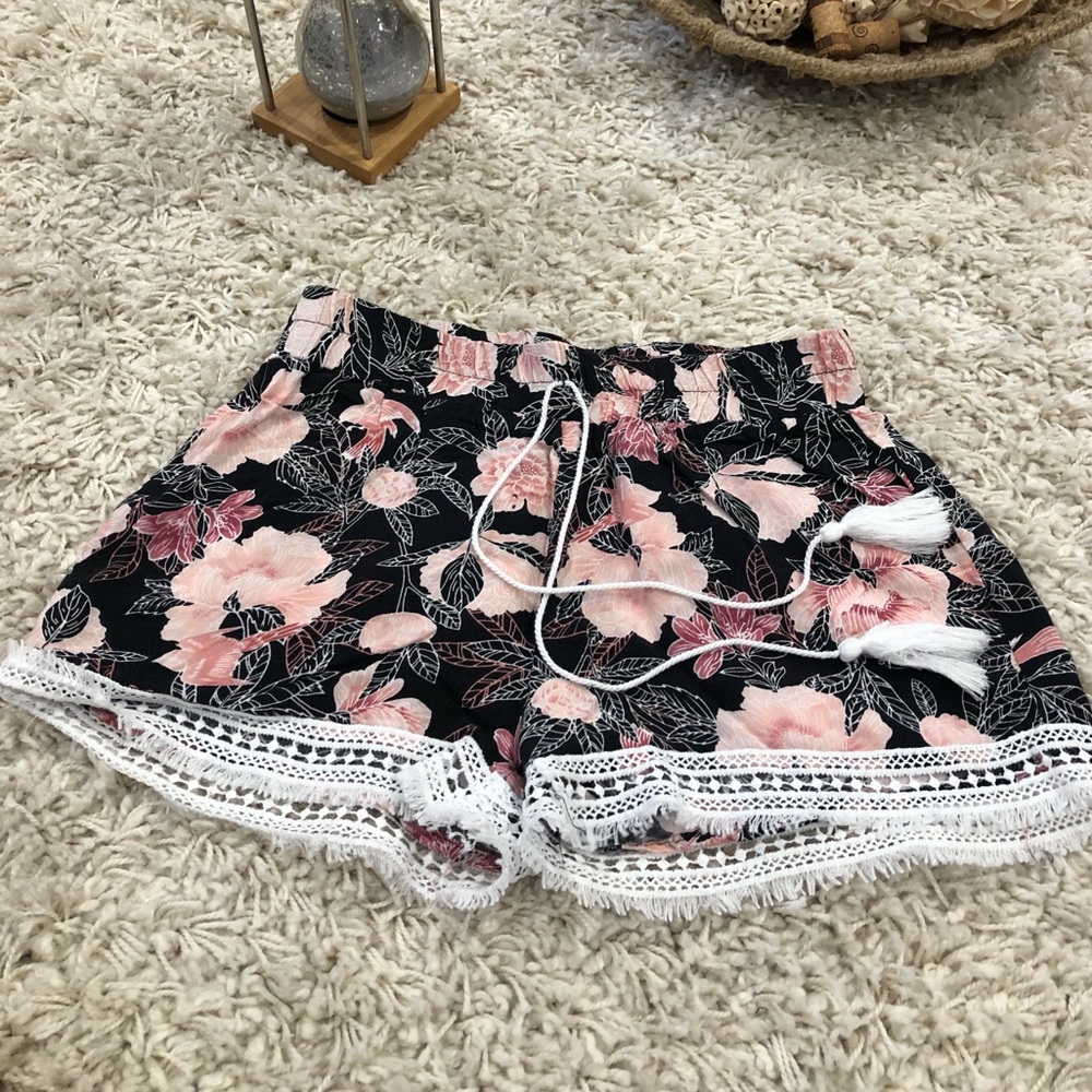 Floral Short Shorts!!
